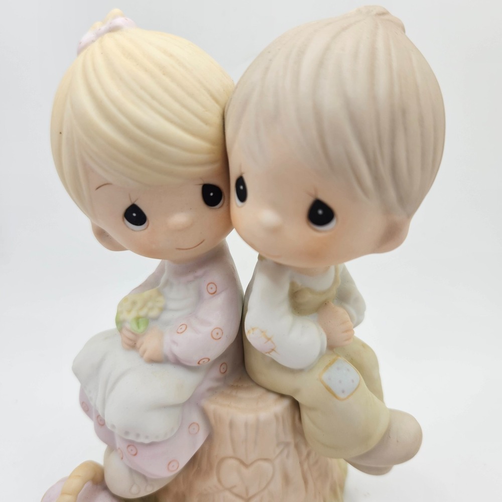 Vintage Jonathan & David‎ Love One Another Figurine 1978 Enesco Boy Girl Stump